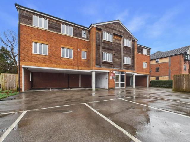 Flat for sale in Woodthorpe, Gedling
