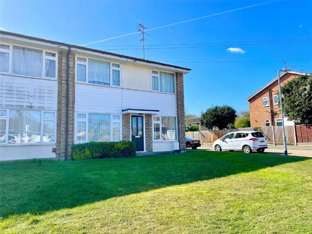Flat for sale in Alton Barnes, Essex