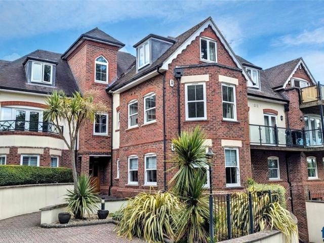 Flat for sale in Penn Hill, Poole