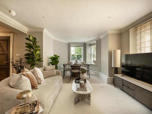 Flat for sale in London Borough of Hounslow, Greater London