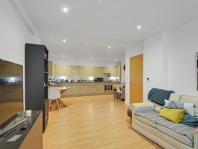 Flat for sale in Bromley-by-Bow, Poplar Grove
