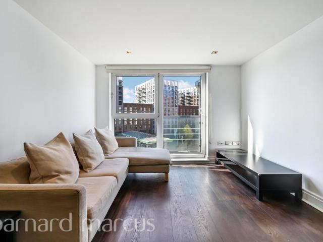 Flat for sale in Wandsworth, Greater London