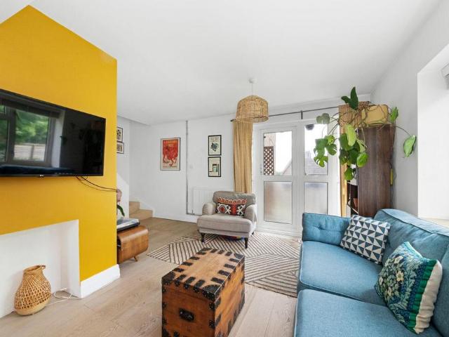 Flat for sale in London Borough of Croydon, Upper Norwood
