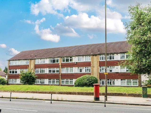 Flat for sale in Avery Hill, Greater London