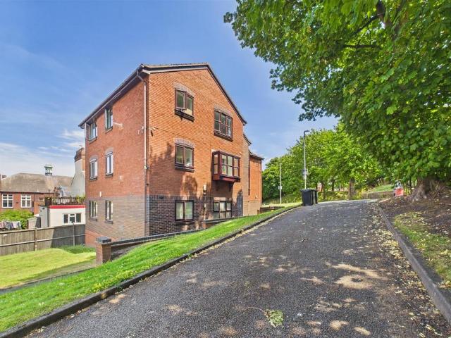 Flat for sale in Brierley Hill, West Midlands