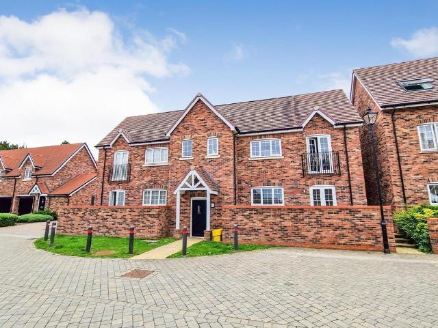 Flat for sale in Bedford