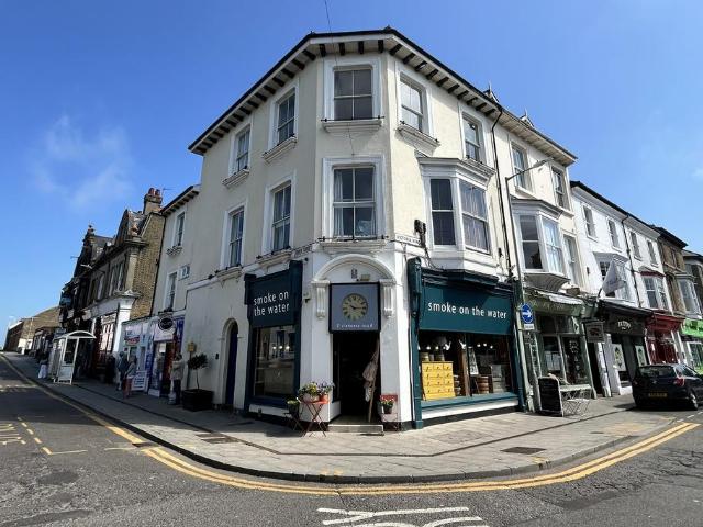 Flat for sale in Middle Deal, Ash