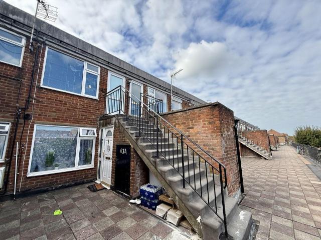Flat for sale in Stipers Hill, Dunstable