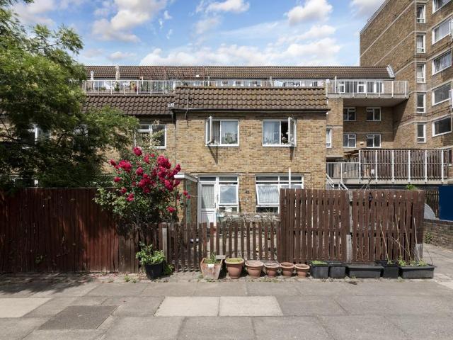 House for sale in Ratcliffe, Shadwell