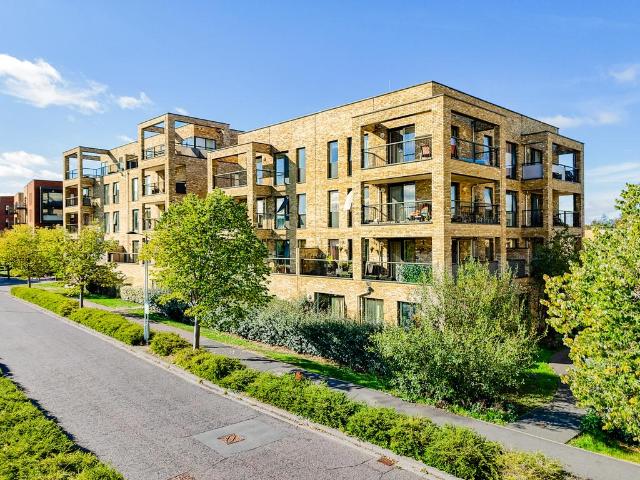 Flat for sale in Clay Farm, Cambridge