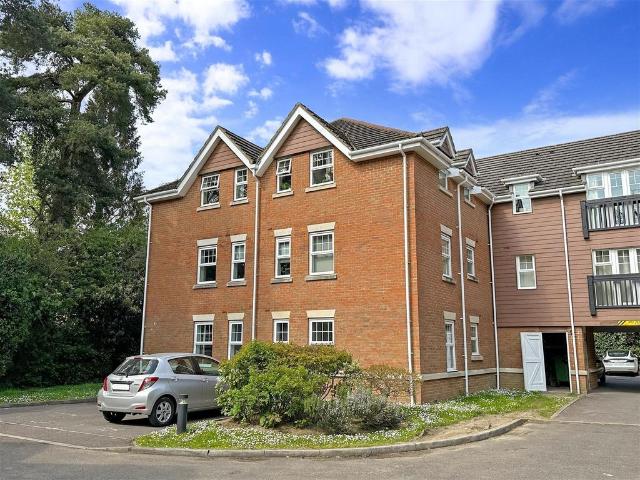 Flat for sale in Glynde, West Sussex