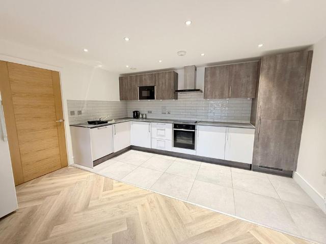 Flat for sale in Shirley, West Midlands