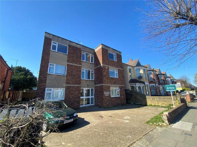 Flat for sale in Palmers Green, Greater London
