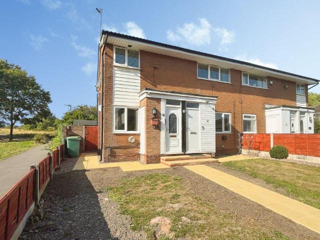 Flat for sale in Lee Bank, Greater Manchester