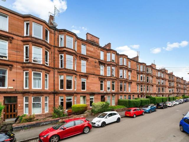 Flat for sale in Crossmyloof, Scotland
