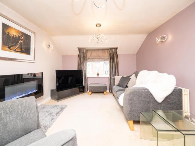 Flat for sale in Lowes Hill, Bromsgrove