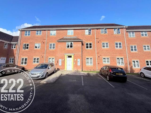 Flat for sale in Great Sankey, Warrington