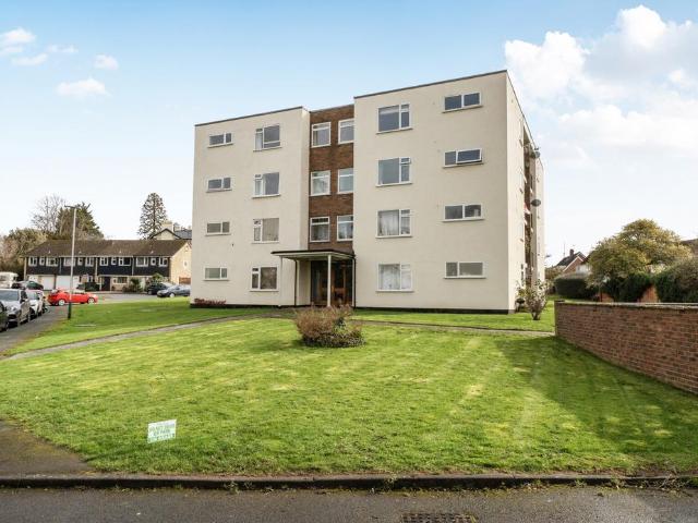 Flat for sale in Golden Valley, Gloucestershire