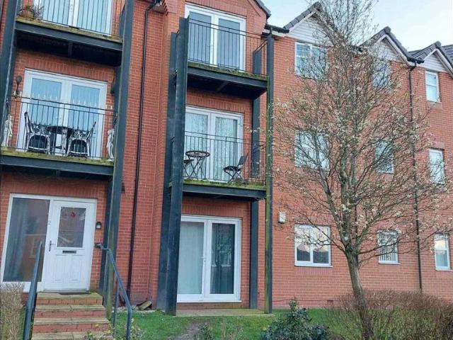 Flat for sale in St. Helens, Broad Oak