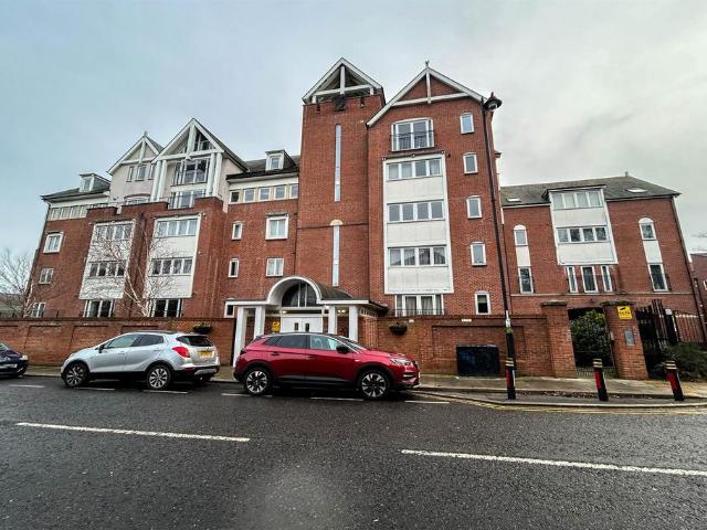 Flat for sale in Ashbrooke, Isle Of Man