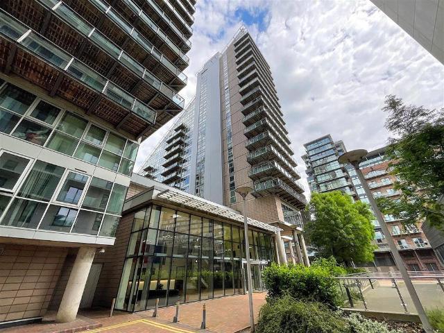 Flat for sale in City Centre, Salford