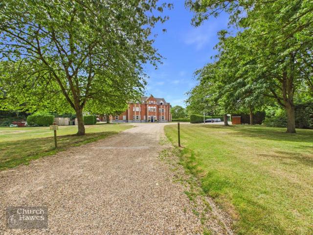 Flat for sale in Maldon, Essex