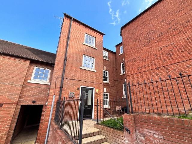 Flat for sale in Shifnal, Shropshire