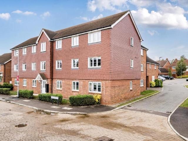 Flat for sale in Midway, Kent