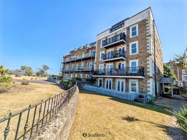 Flat for sale in Binstead, Ryde
