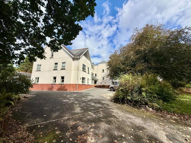 Flat for sale in Weir Quay, Devon