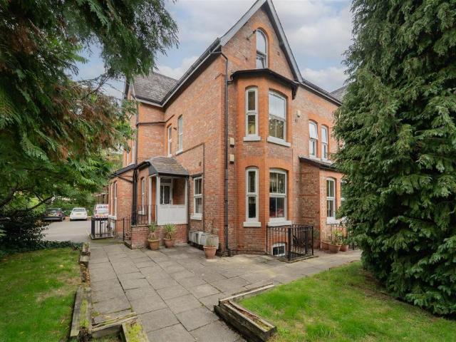 Flat for sale in West Didsbury, Manchester