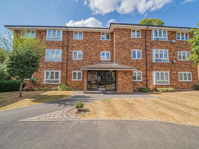 Flat for sale in Elmdon, West Midlands