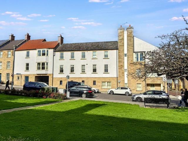 Flat for sale in Alnwick, Northumberland