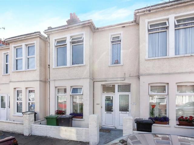 Flat for sale in Roselands, Eastbourne