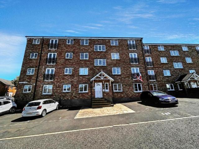Flat for sale in Bensham, Tyne And Wear