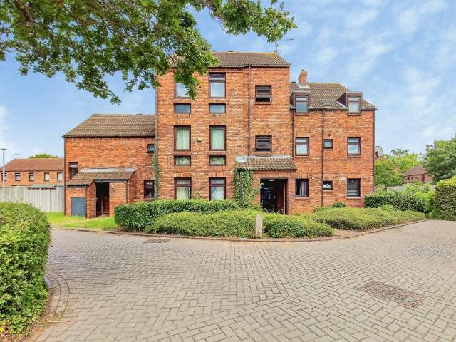 Flat for sale in Peterborough