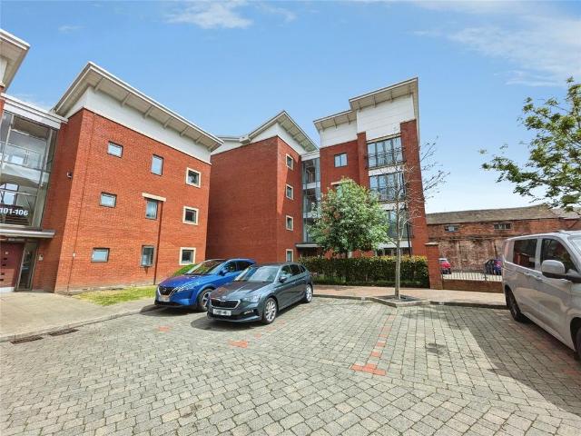 Flat for sale in Bilston, West Midlands