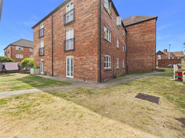 Flat for sale in Coney Hill, Gloucester