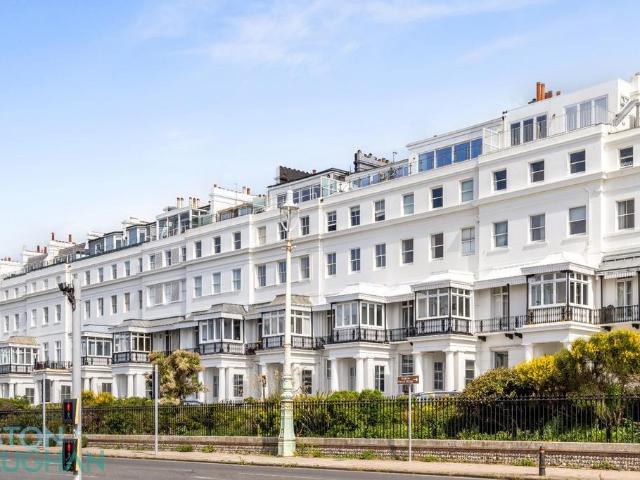 Flat for sale in Kemptown, Brighton