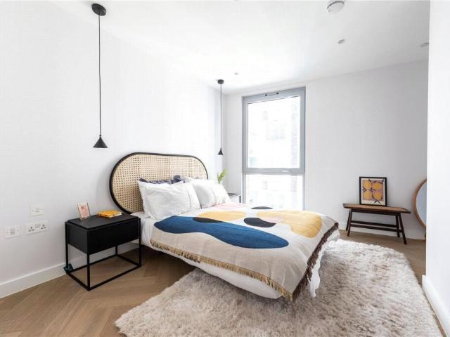 Flat for sale in Shaw Heath, Stockport