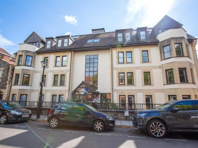 Flat for sale in Clifton, Bristol