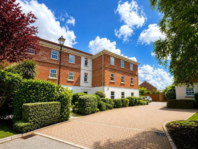 Flat for sale in North Meols, Roby Mill