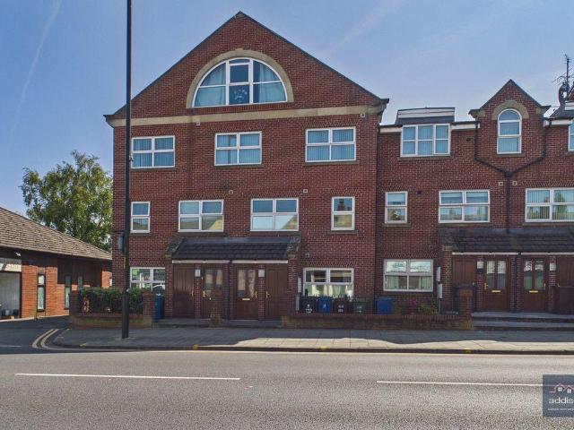 Flat for sale in Wigan, Greater Manchester