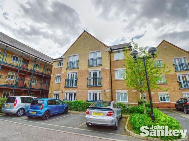 Flat for sale in Potters Corner, East Midlands
