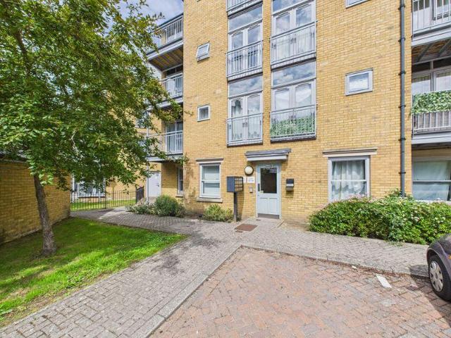 Flat for sale in Wincheap, The Bridge