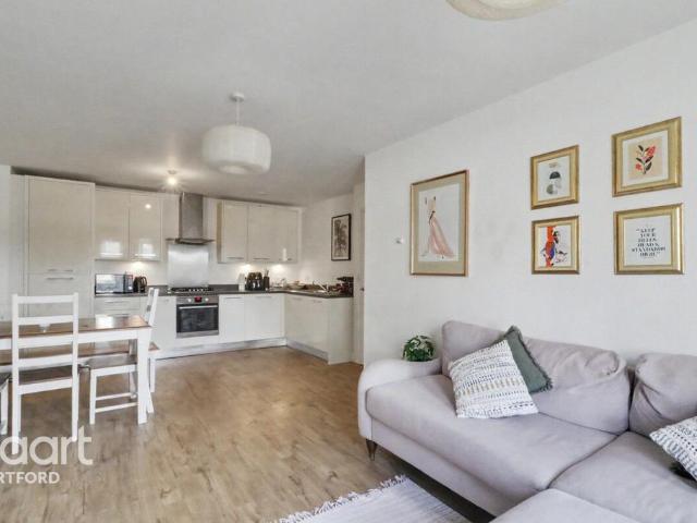 Flat for sale in London Borough of Bexley, Greater London