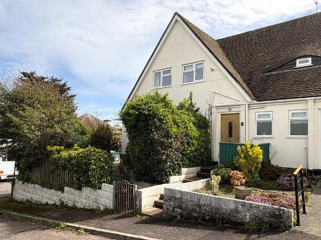 Flat for sale in Seaton, Budlake