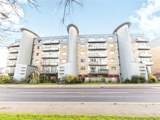 Flat for sale in Key Street, Suffolk
