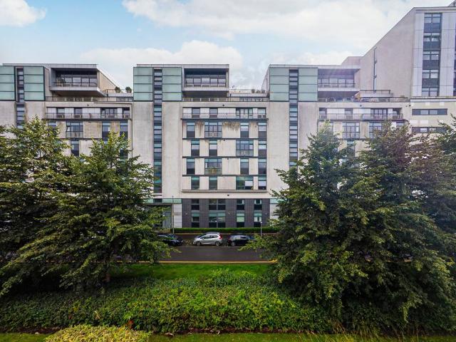Flat for sale in Thornwood, Partick
