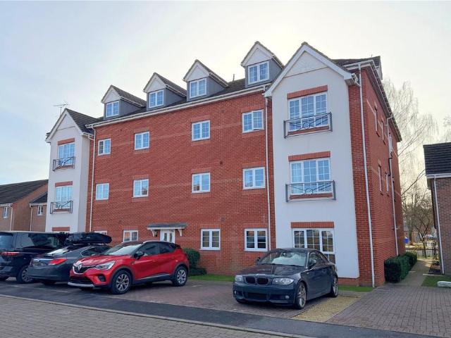 Flat for sale in North Town, Aldershot